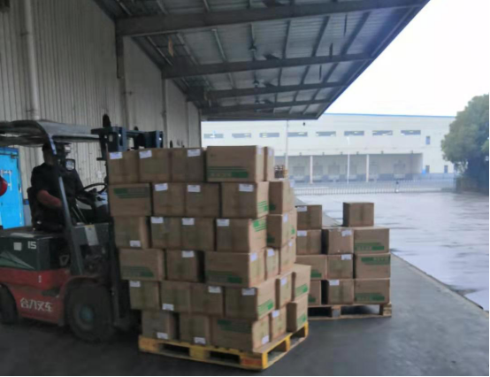 【0206】蘇寧物流高顏值女調(diào)度員 守護(hù)司機(jī)共赴武漢護(hù)送醫(yī)療物資305.png