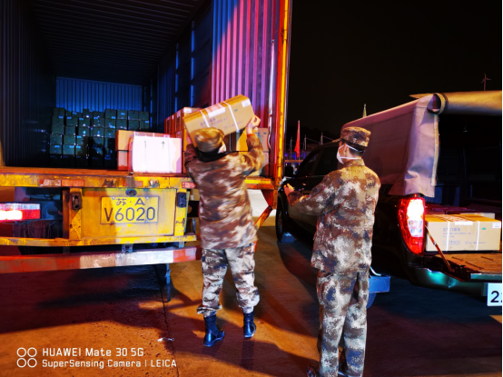 【0206】蘇寧物流高顏值女調(diào)度員 守護(hù)司機(jī)共赴武漢護(hù)送醫(yī)療物資1310.png