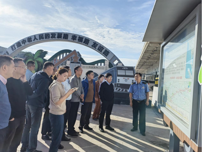 貴州省物流行業協會、貴州省外經貿企業協會、貴州現代物流產業集團赴廣西、云南開展商貿物流專題調研992